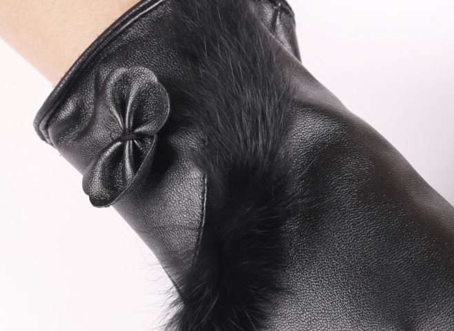 gloves decorate : faux fur trim