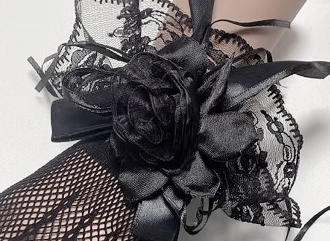 gloves decorate : lace trim