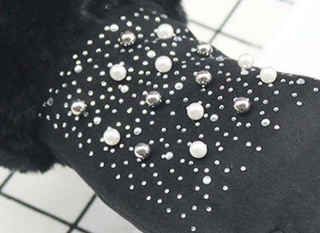gloves decorate : pearls